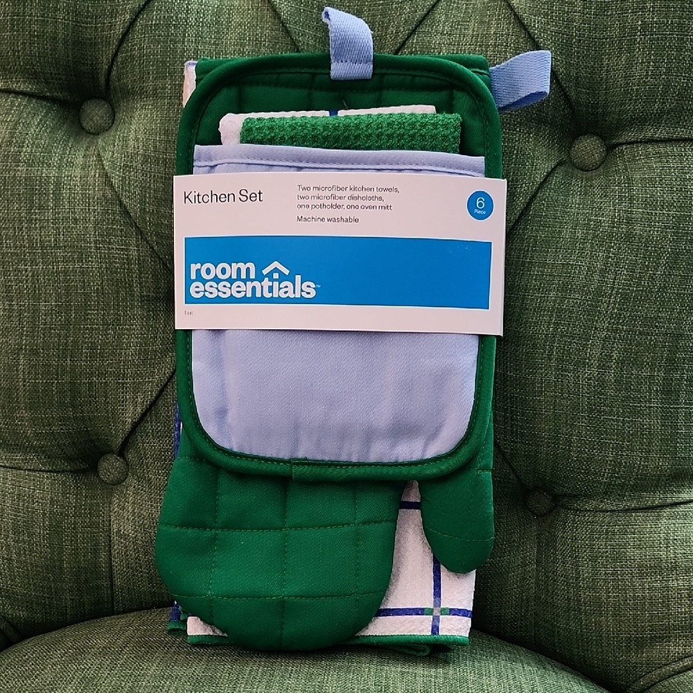 Room Essentials Green and Light Blue Kitchen Set